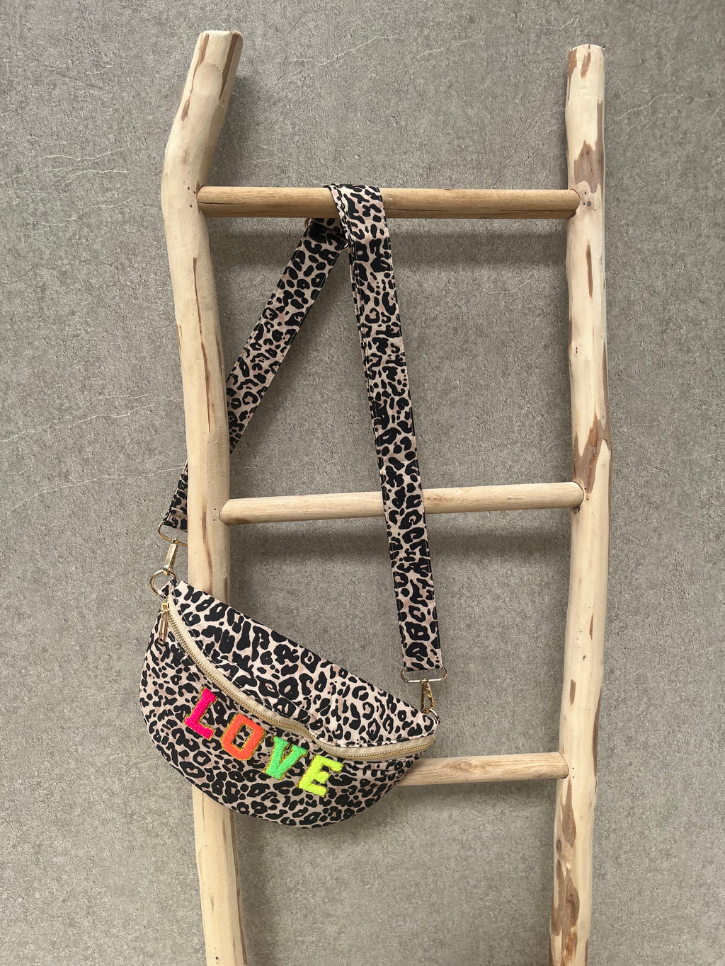 Handtasje love - leopard